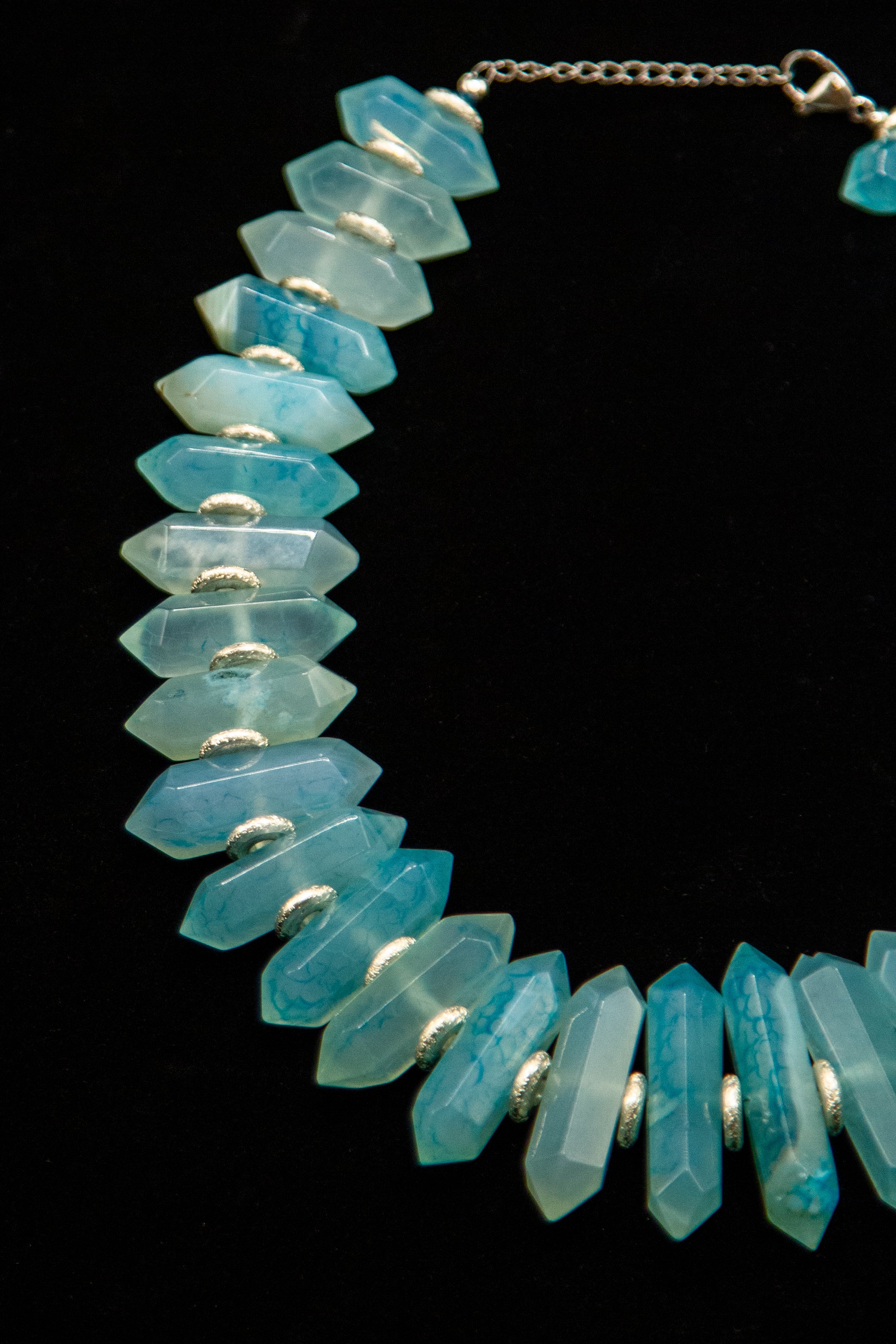 Blue Agate Graduated Obelysk Necklace