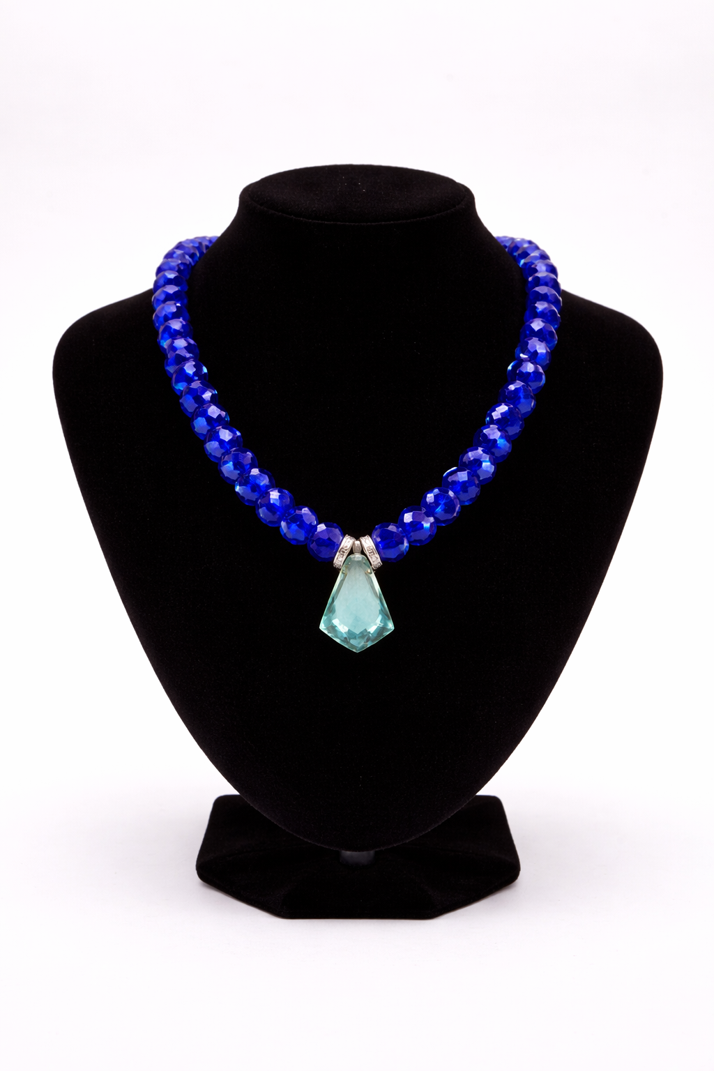 Tetiaroa Aquamarine Center Necklace